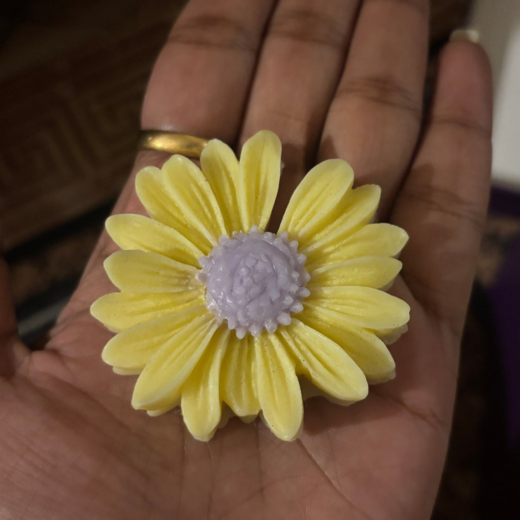 Daisy Bloom - Soy Candle