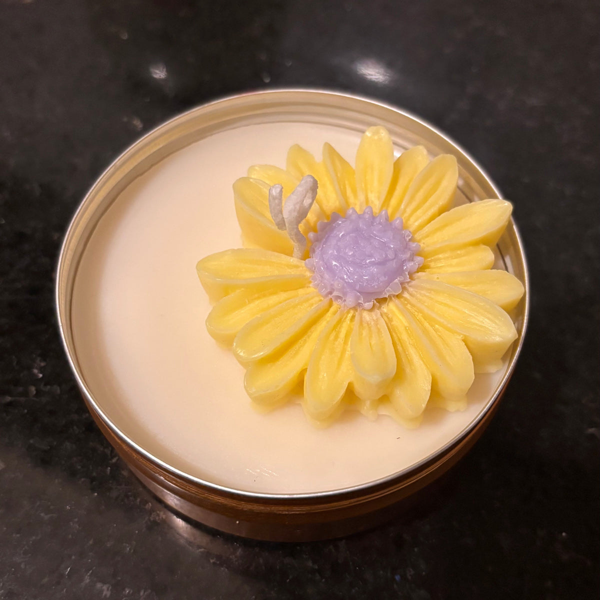 Travel Tin Soy Candle - Daisy